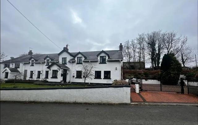 Cosy Cottage In Peaceful Location Swansea Exterior photo